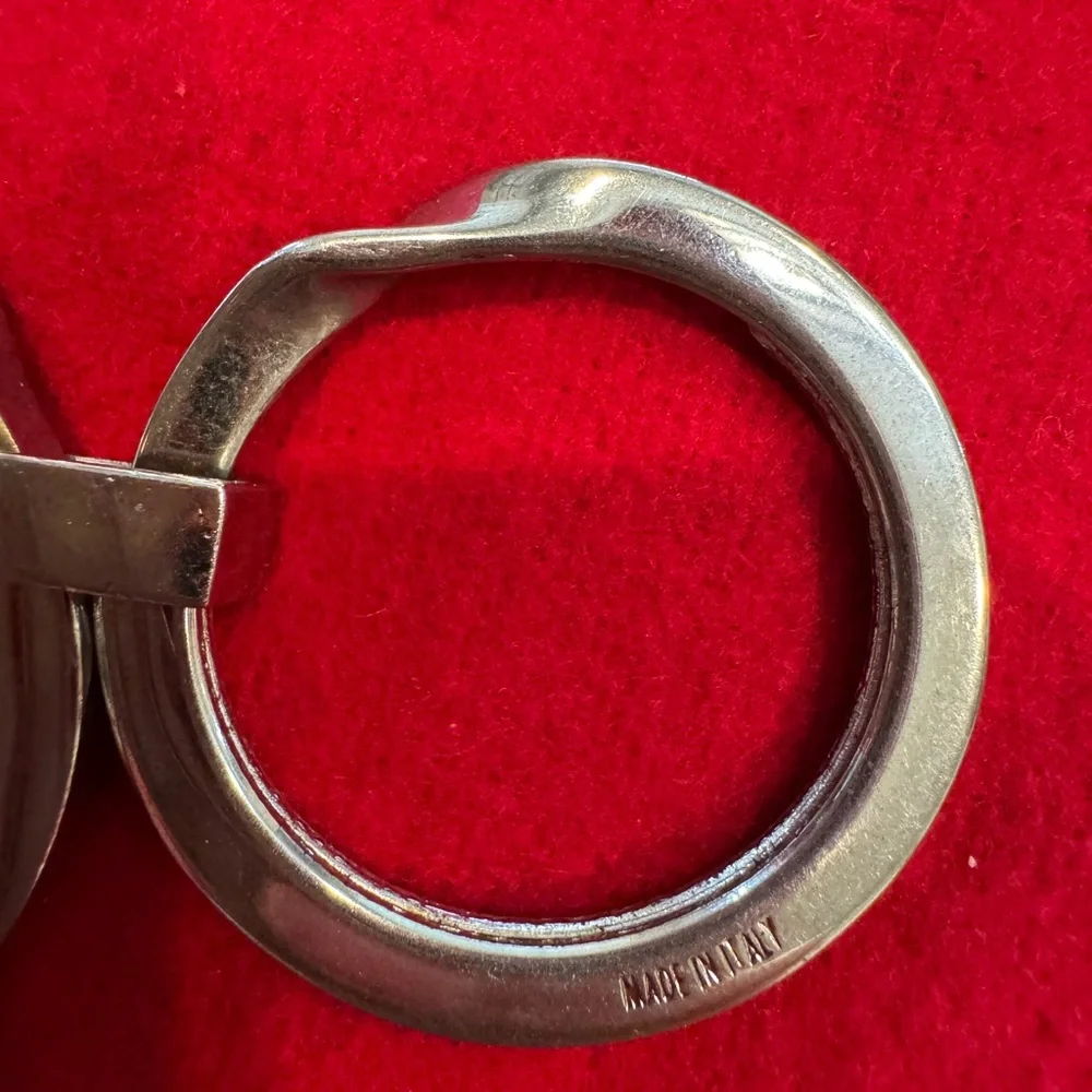 Authentic Interlocking Gucci keyholder - Picture 3 of 3